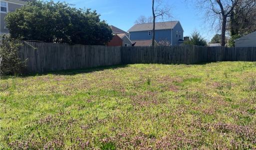 Photo #2 of 512 Oak Street, Portsmouth, Virginia