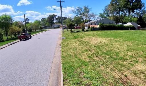Photo #5 of 727 Willow Drive, Newport News, Virginia 0.2 acres