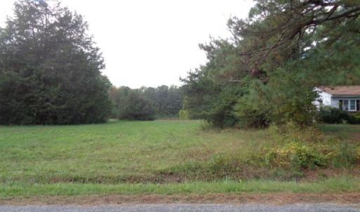 Route 633 AKA, CHIPPOKES FARM RD, Paved road frontage