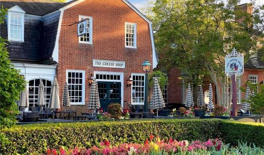 Convenient to Merchants Square