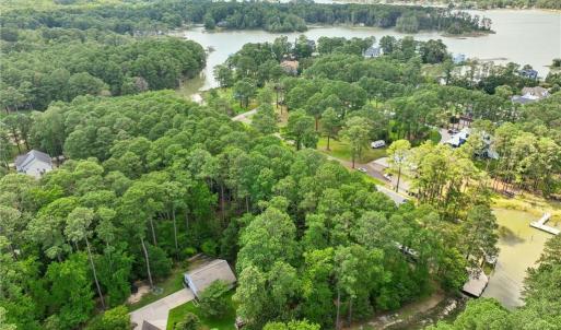 Photo #4 of 106 Anchor Drive, Yorktown, Virginia 1.7 acres