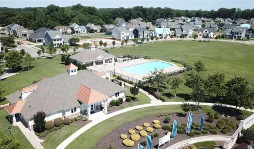 Parkside Clubhouse and pool