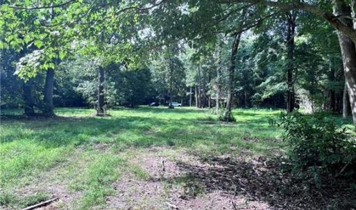 Beautiful wooded views.