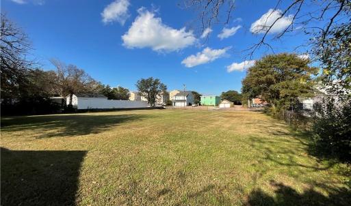 Photo #7 of 1923 Ocean View Avenue, Norfolk, Virginia 0.3 acres