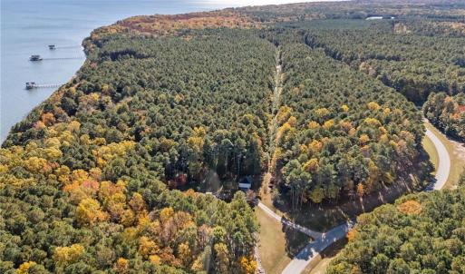 Photo #9 of 1437 Lawnes Neck Drive, Smithfield, Virginia 5.0 acres