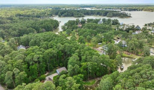 Photo #5 of 106 Anchor Drive, Yorktown, Virginia 1.7 acres