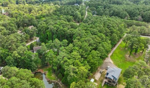 Photo #5 of 106 Anchor Drive, Yorktown, Virginia 1.7 acres