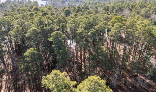Photo #12 of 713 Ship Point Road, Yorktown, Virginia 0.6 acres
