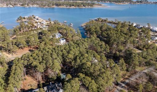 Photo #15 of 713 Ship Point Road, Yorktown, Virginia 0.6 acres