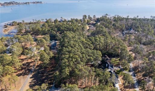 Photo #8 of 713 Ship Point Road, Yorktown, Virginia 0.6 acres