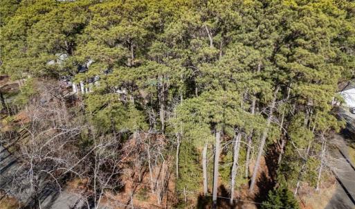 Photo #10 of 713 Ship Point Road, Yorktown, Virginia 0.6 acres