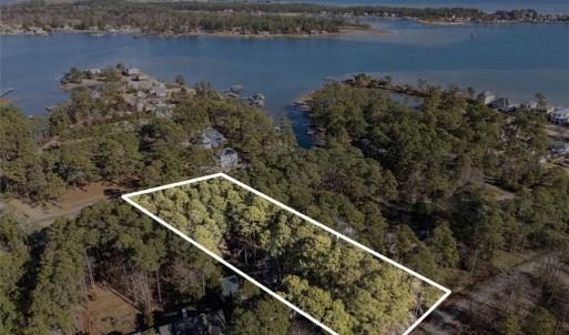 Photo #2 of 713 Ship Point Road, Yorktown, Virginia 0.6 acres