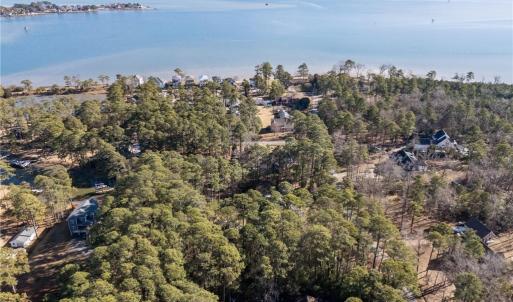 Photo #14 of 713 Ship Point Road, Yorktown, Virginia 0.6 acres