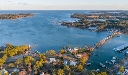 Surrounded by the Piankatank River & the Chesapeake Bay