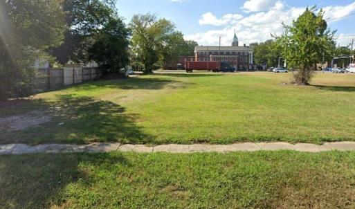 Photo #3 of 3126 Tidewater Drive, Norfolk, Virginia