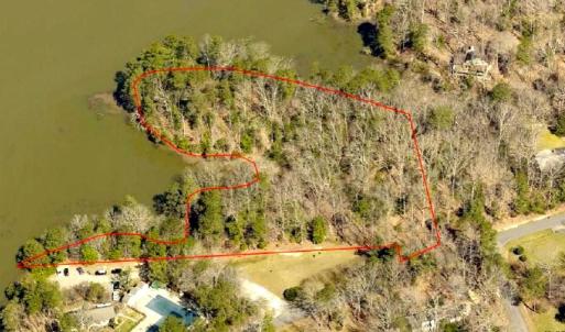 117 Northpoint adjoins Kingspoint Dock, Ramp & Pool