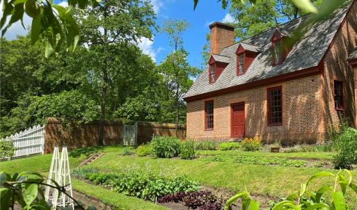 Waterfront Land Near Colonial Williamsburg