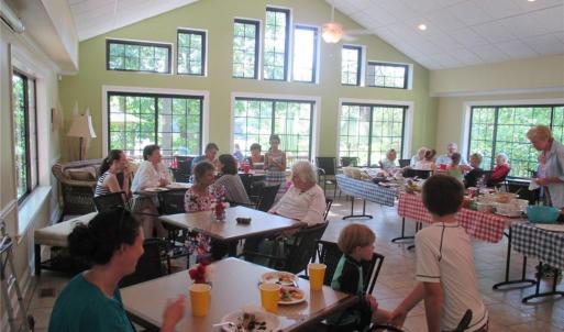 Kingspoint Clubhouse