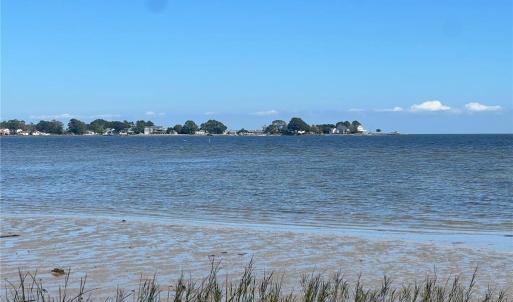 Photo #5 of 816 Ship Point Road, Yorktown, Virginia 2.7 acres