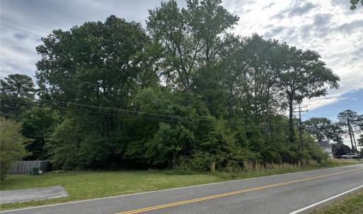 Photo #1 of 500 Carys Chapel Road, Yorktown, Virginia 3.5 acres