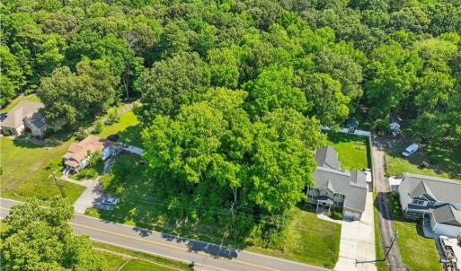 Photo #4 of 500 Carys Chapel Road, Yorktown, Virginia 3.5 acres