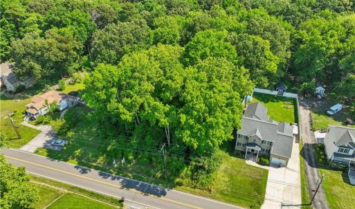Photo #5 of 500 Carys Chapel Road, Yorktown, Virginia 3.5 acres