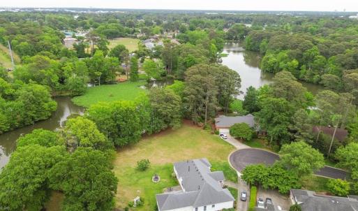 Photo #7 of 2035 Foxs Lair Trail, Norfolk, Virginia 0.3 acres