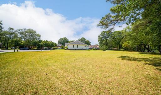 Photo #17 of 2035 Foxs Lair Trail, Norfolk, Virginia 0.3 acres