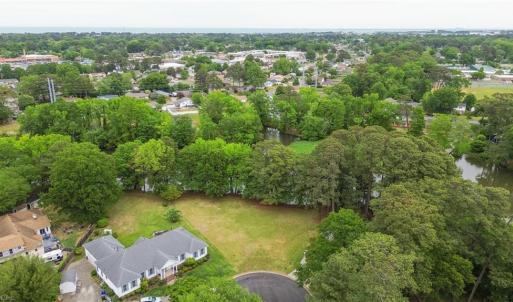 Photo #7 of 2035 Foxs Lair Trail, Norfolk, Virginia 0.3 acres