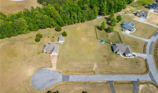 The paved cul-de-sac road creates easy access to your building lot.