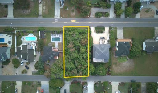 0.25 Acres. Parcel lines are approximate to show estimated boundary lines.