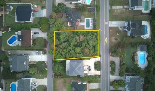 0.25 Acres. Parcel lines are approximate to show estimated boundary lines.
