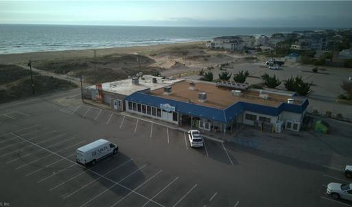 Neighborhood amenities - The Sandbridge Seaside Market.
