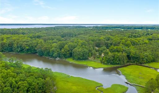 Photo #14 of 3938 Paradise Point Road, Hayes, Virginia 0.8 acres
