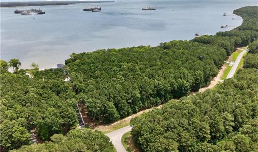 Photo #2 of 1129 Lawnes Neck Drive, Smithfield, Virginia 2.4 acres