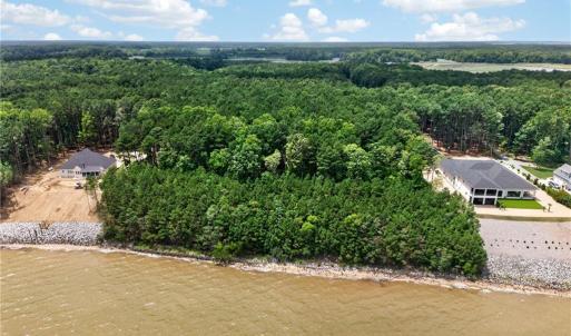 Photo #16 of 1129 Lawnes Neck Drive, Smithfield, Virginia 2.4 acres