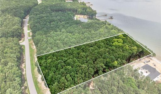 Photo #17 of 1129 Lawnes Neck Drive, Smithfield, Virginia 2.4 acres