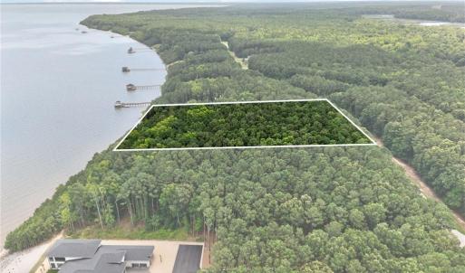Photo #20 of 1129 Lawnes Neck Drive, Smithfield, Virginia 2.4 acres