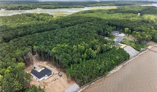 Photo #7 of 1129 Lawnes Neck Drive, Smithfield, Virginia 2.4 acres