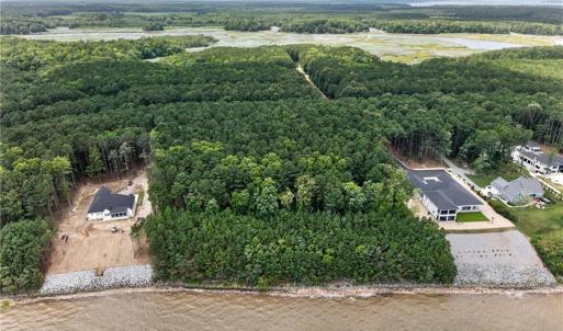Photo #8 of 1129 Lawnes Neck Drive, Smithfield, Virginia 2.4 acres