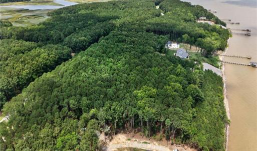 Photo #17 of 1129 Lawnes Neck Drive, Smithfield, Virginia 2.4 acres