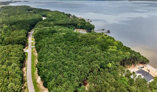 Photo #8 of 1129 Lawnes Neck Drive, Smithfield, Virginia 2.4 acres