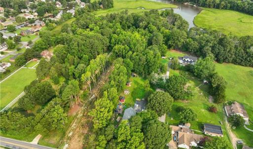 2.9 waterfront acres in  James City County with a Williamsburg address