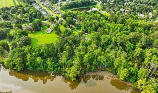 116 feet of shoreline on Powhatan Creek for boating, fishing, paddleboarding, jet skis