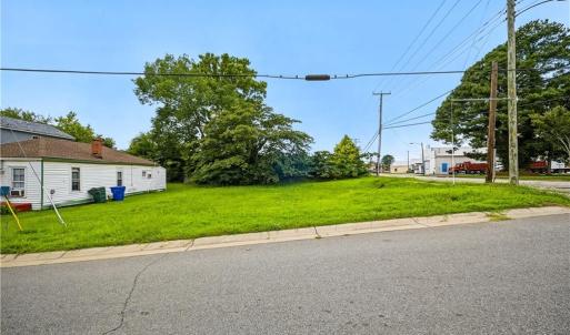 Corner lot, cleared