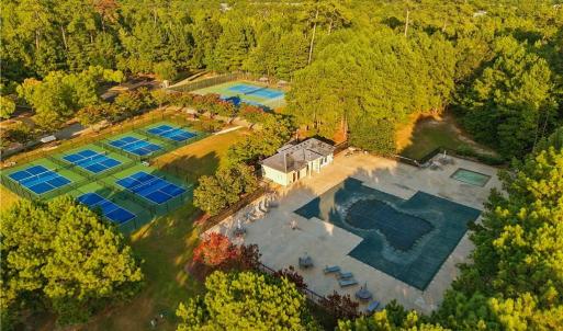 HOA pool, tennis & pickleball courts