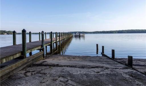 Community Boat Ramp & Pier