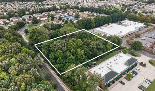 Photo #11 of 2970 Hampton Highway, Yorktown, Virginia 1.8 acres