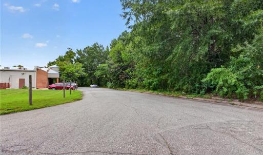 Photo #13 of 2970 Hampton Highway, Yorktown, Virginia 1.8 acres
