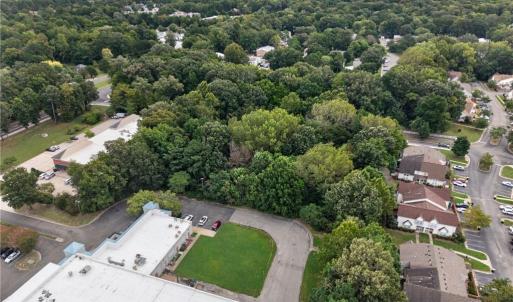 Photo #3 of 2970 Hampton Highway, Yorktown, Virginia 1.8 acres